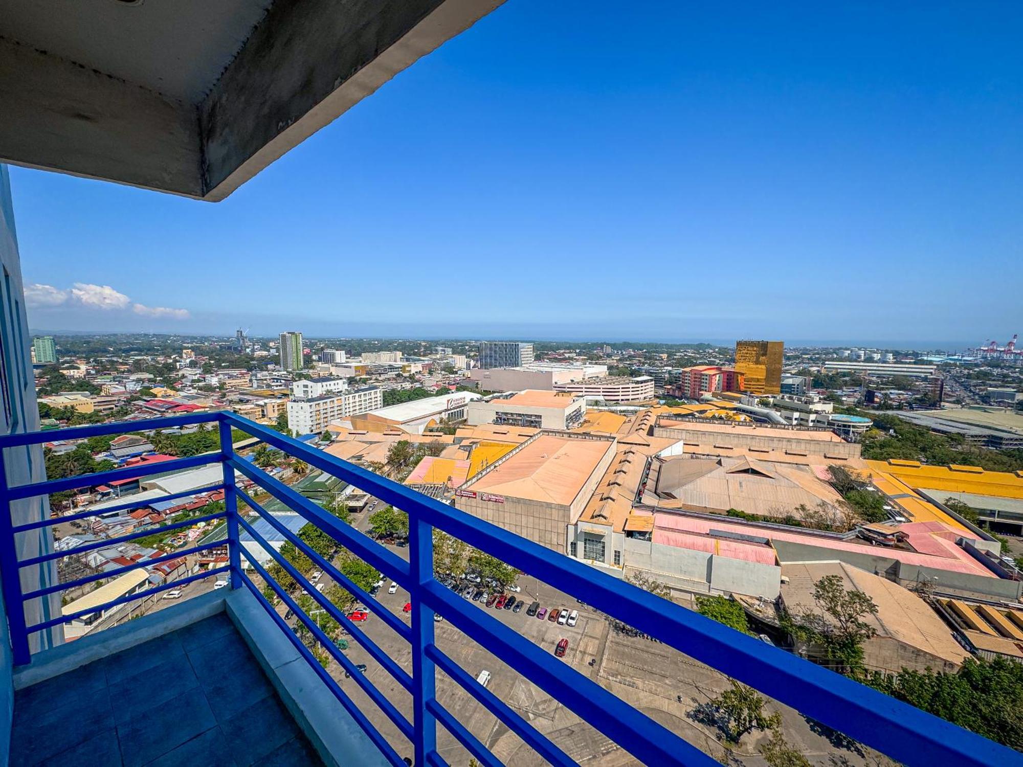 דירות קגיאן דה אורו The Loop 2Br Fully Furnished Corner Unit W Balcony מראה חיצוני תמונה